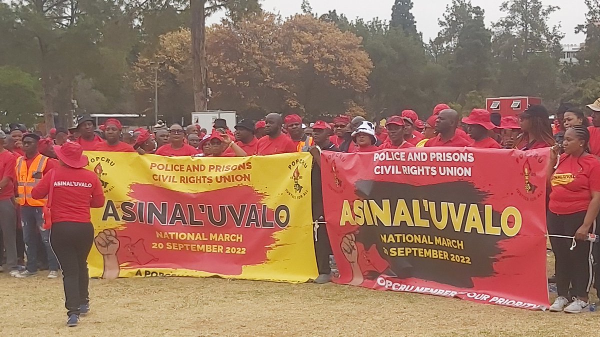 POWER987News's tweet photo. #PopcruMarch Workers have arrived at the Union Buildings to hand over the memorandum of demands @KhomoMabelane https://t.co/yULHxL4WJg