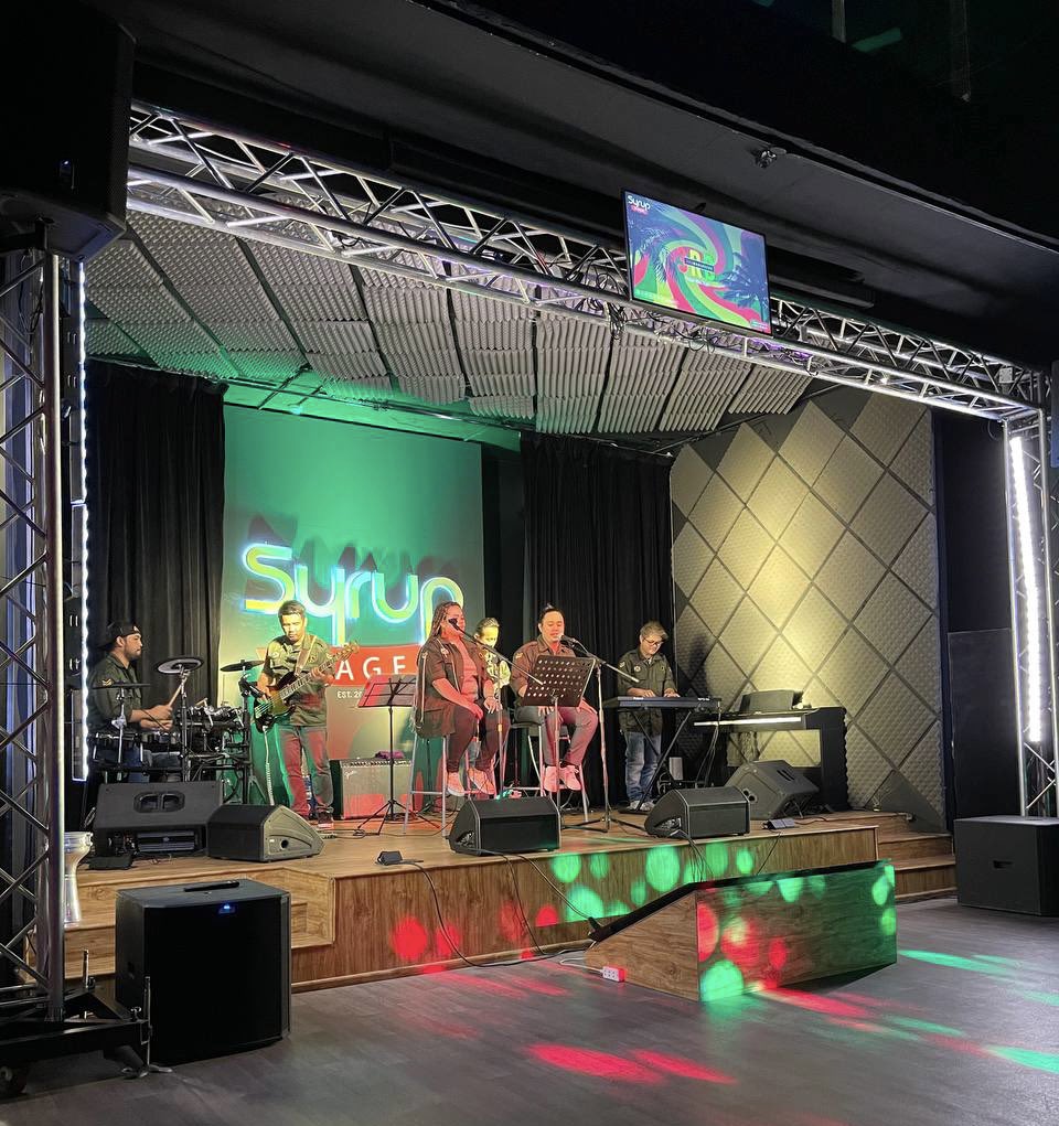 SyrupLLC's tweet photo. We still canโt get over the amazing night that 3rd World Band gave us this past Friday! โจ
#Syrup #SyrupStage #Reggae #LocalArtist #SaudiArabia #Riyadh
Check them out on Instagram:
https://t.co/oiCNGZtZqg https://t.co/v3tT3X9Alv