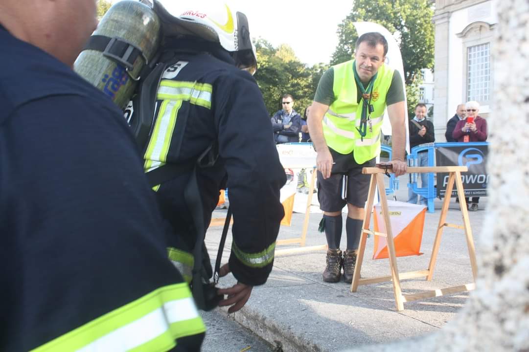 ohleoca's tweet photo. Próximo Sábado 24 de Setembro, Braga acolherá: nos Escadórios e recinto do Santuário do Bom Jesus do Monte "Bombeiros da Humanidade" e a Benção dos Capacetes dos Bombeiros.https://t.co/cPCSxAE5Lg
 de tarde na cidade Abertura Regional do ano escutista 
https://t.co/uDajVxAPiF https://t.co/ZUuzkITBzY