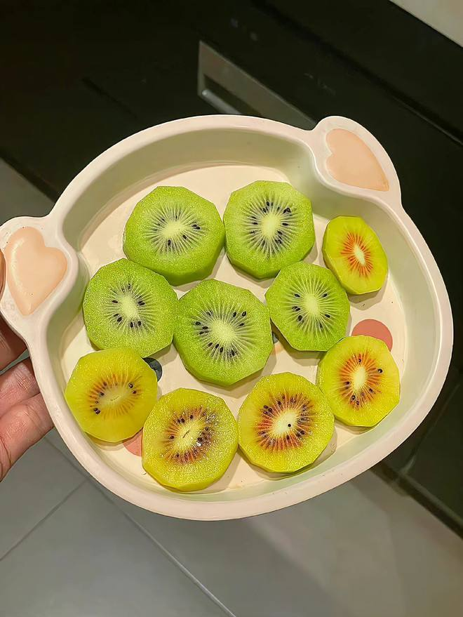 XiuLing_L's tweet photo. 🥝🥝 https://t.co/rcu0W2QAeJ