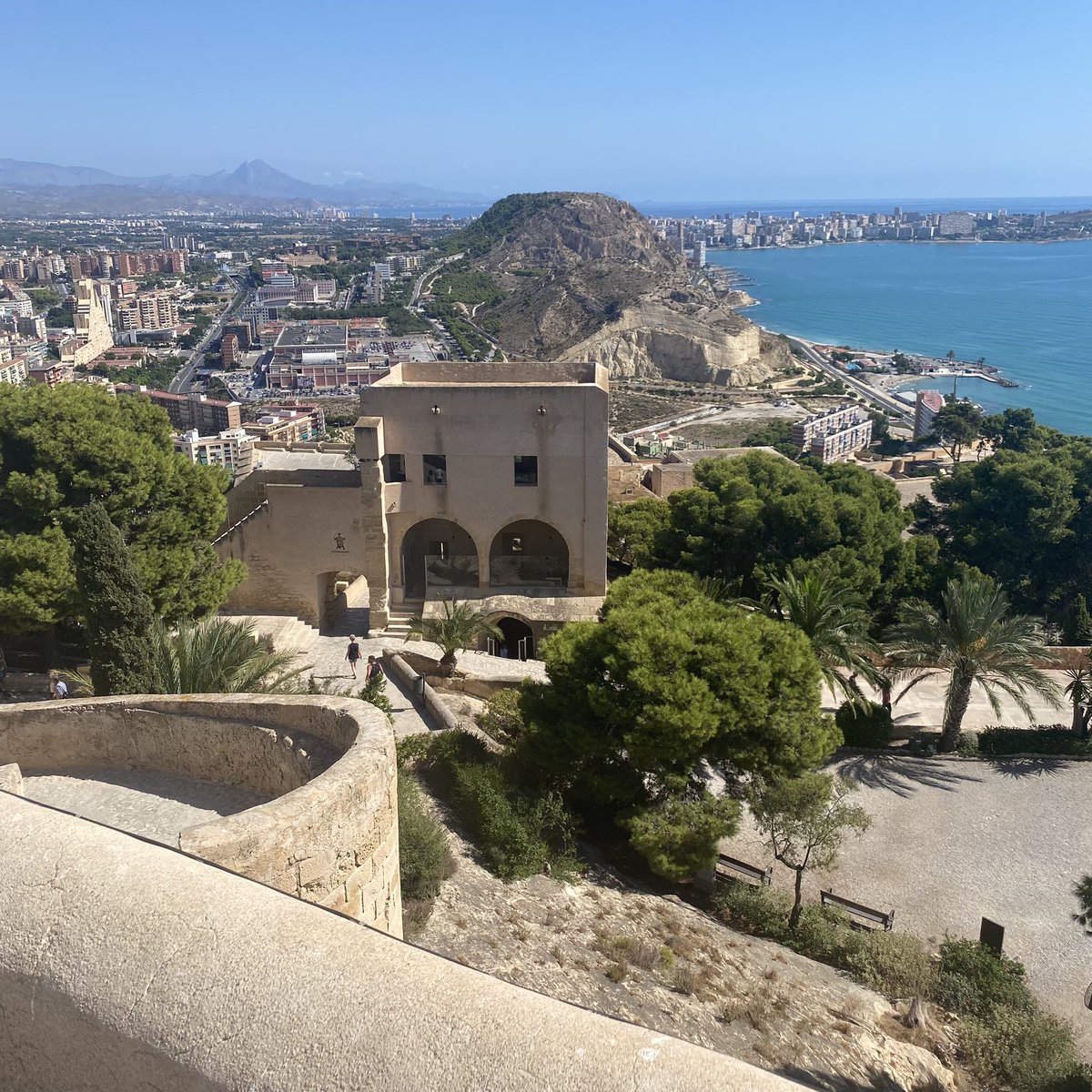 ShellbellMayo's tweet photo. Amazing views 😍 #Alicante #castle #castleviews #santabarbaracastle https://t.co/kXhnc8Ykv7