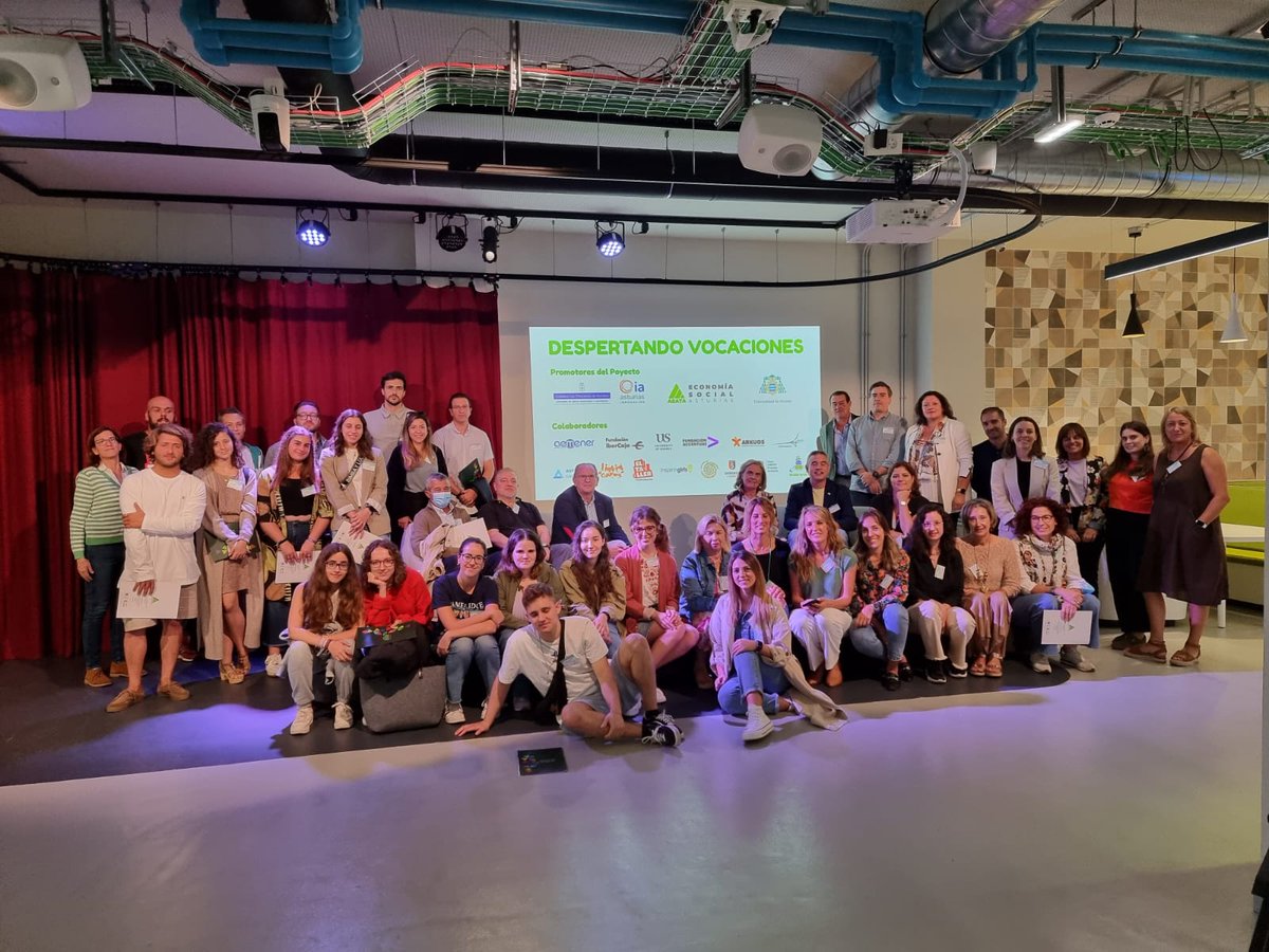 asataasturias's tweet photo. 🟢Esta mañana, ASATA ha presentado una nueva edición del proyecto "Despertando vocaciones STEAM" en #Arkuos. Las actuaciones que conforman este proyecto, que utilizarán el metaverso como recurso educativo, cuentan con el apoyo de la @SCTAsturias y @uniovi_info.

#economiacircular https://t.co/vqNstqEyWh