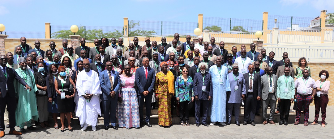FAOCaboVerde's tweet photo. 🐄 8th Annual Meeting ECOWAS Regional Animal Health Networks
🇨🇻 19-23/9
Regional Animal Health Centre #RAHC, FAO, AU-BIRA & partners
To evaluate the implementation of the recommendations of the previous meeting, the results, the difficulties, find solutions & plan activities. https://t.co/qNOB7XMEg8