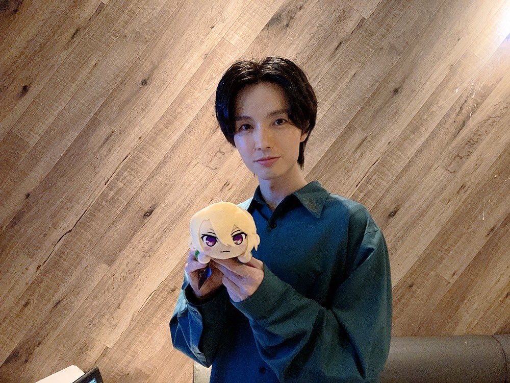 staff_m_i's tweet photo. 朋弥です！
ファビュラスナイトのインスタライブご視聴いただきありがとうございました〜！！
久々の生配信緊張しましたが、楽しい時間をつつみんさんと姫の皆さんと共有できて幸せでした！！
これからもKeithをよろしくお願いいたします🫶(朋弥)
#ファビュラスナイト
#お利口マイク https://t.co/FgGzVHq2sA
