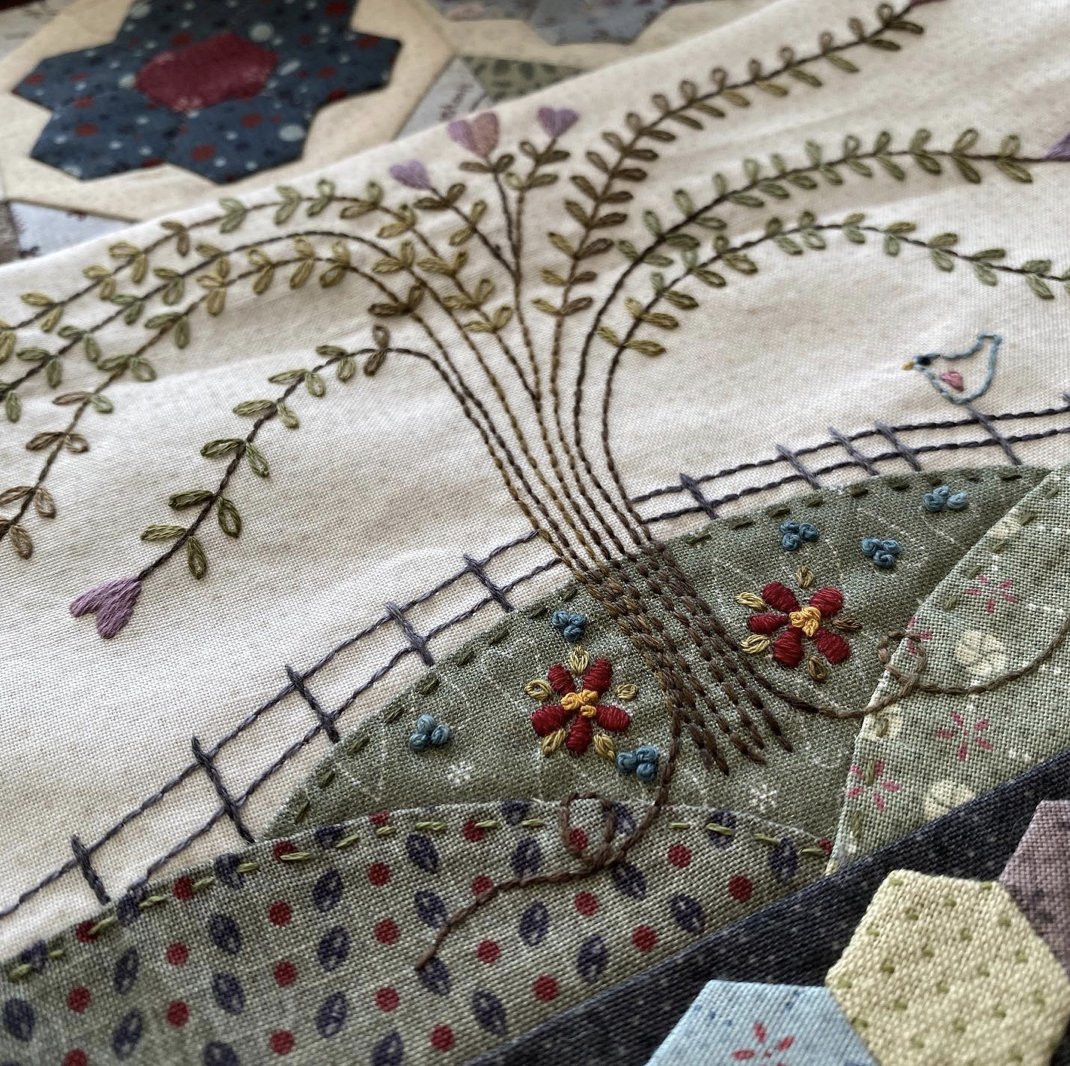 ValdaniInc's tweet image. I love trees, strong, solid, pretty, real or imaginative looking ones. This tree is part of my new quilt ‘George and The Donkey’.  - Lynette Anderson Designs
littlequiltstore.com

#applique #embroidery #patchworkbag #lynetteandersonfabric #lynetteandersondesigns #Valdani