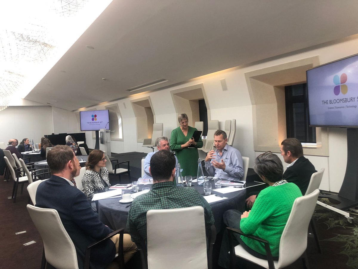 Sue Nelson @ScienceNelson is leading a facilitated networking session, allowing our delegates to get to know colleagues from other institutions and discuss some of the benefits and challenges of collaboration.