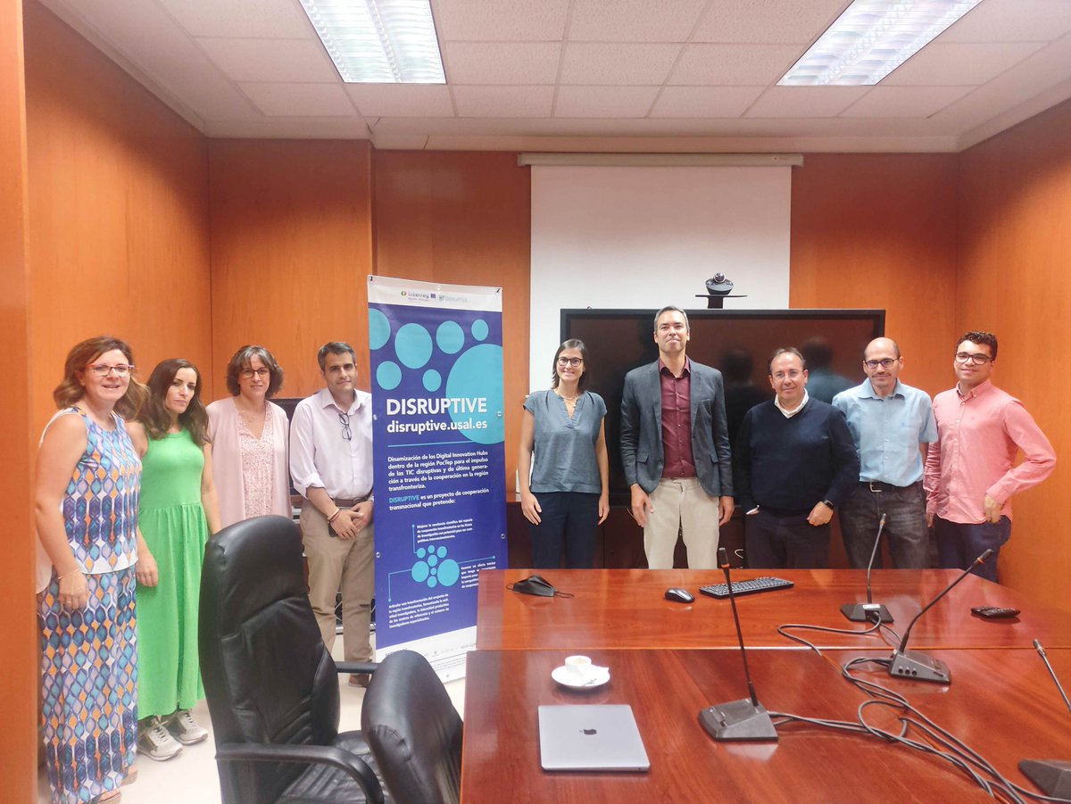 corchadojm's tweet photo. Las actividades continuaron en la Escuela Técnica Superior de Ingenieros de Telecomunicación en la Universidad de Valladolid (UVA), donde se realizó la cuarta y última reunión de progreso del proyecto @DisruptiveEU. https://t.co/McVQ8f0OY2