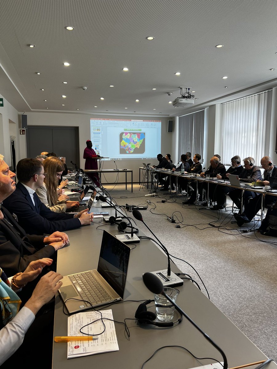 acs_italia's tweet image. La testimonianza del Vescovo Wilfred Chikpa Anagbe di #Makurdi, #Nigeria, #MiddleBelt, alla conferenza dei Direttori di Aiuto alla Chiesa che Soffre. “Grazie ai Vostri Benefattori per quanto fanno per la nostra comunità vittima di brutali attacchi”. @acn_int @MariaLozanoKIN