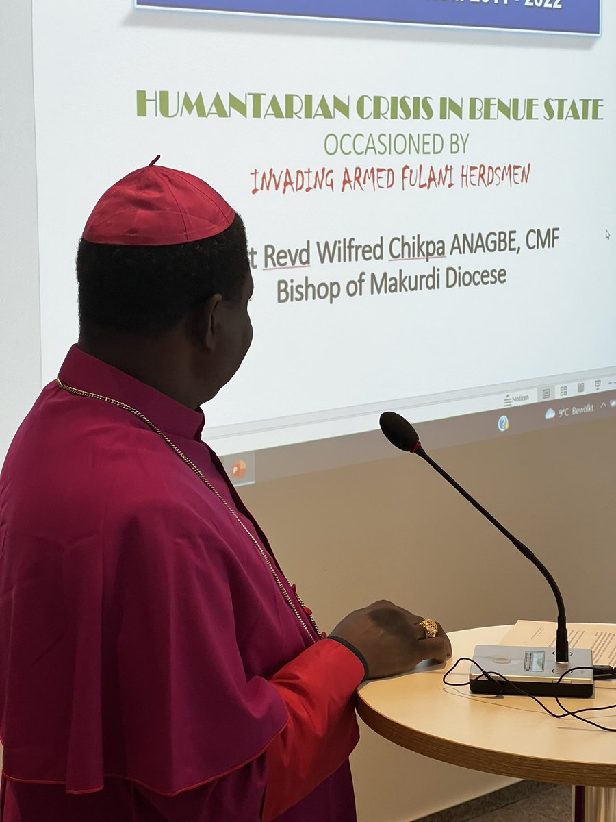 acs_italia's tweet image. La testimonianza del Vescovo Wilfred Chikpa Anagbe di #Makurdi, #Nigeria, #MiddleBelt, alla conferenza dei Direttori di Aiuto alla Chiesa che Soffre. “Grazie ai Vostri Benefattori per quanto fanno per la nostra comunità vittima di brutali attacchi”. @acn_int @MariaLozanoKIN
