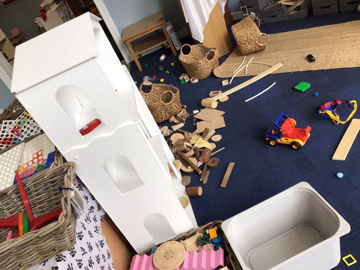 MrsBaleKMPA's tweet photo. Who has been in our classroom over lunch time and caused this HUGE mess? #kestrelenglish #hook @kestrelmead #WhereIsTheRespect https://t.co/vG4g5kZh9L