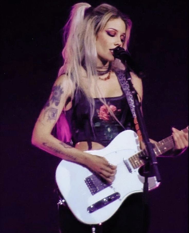 halseyfeeds's tweet photo. halsey is so beautiful https://t.co/irCzfiFEHo
