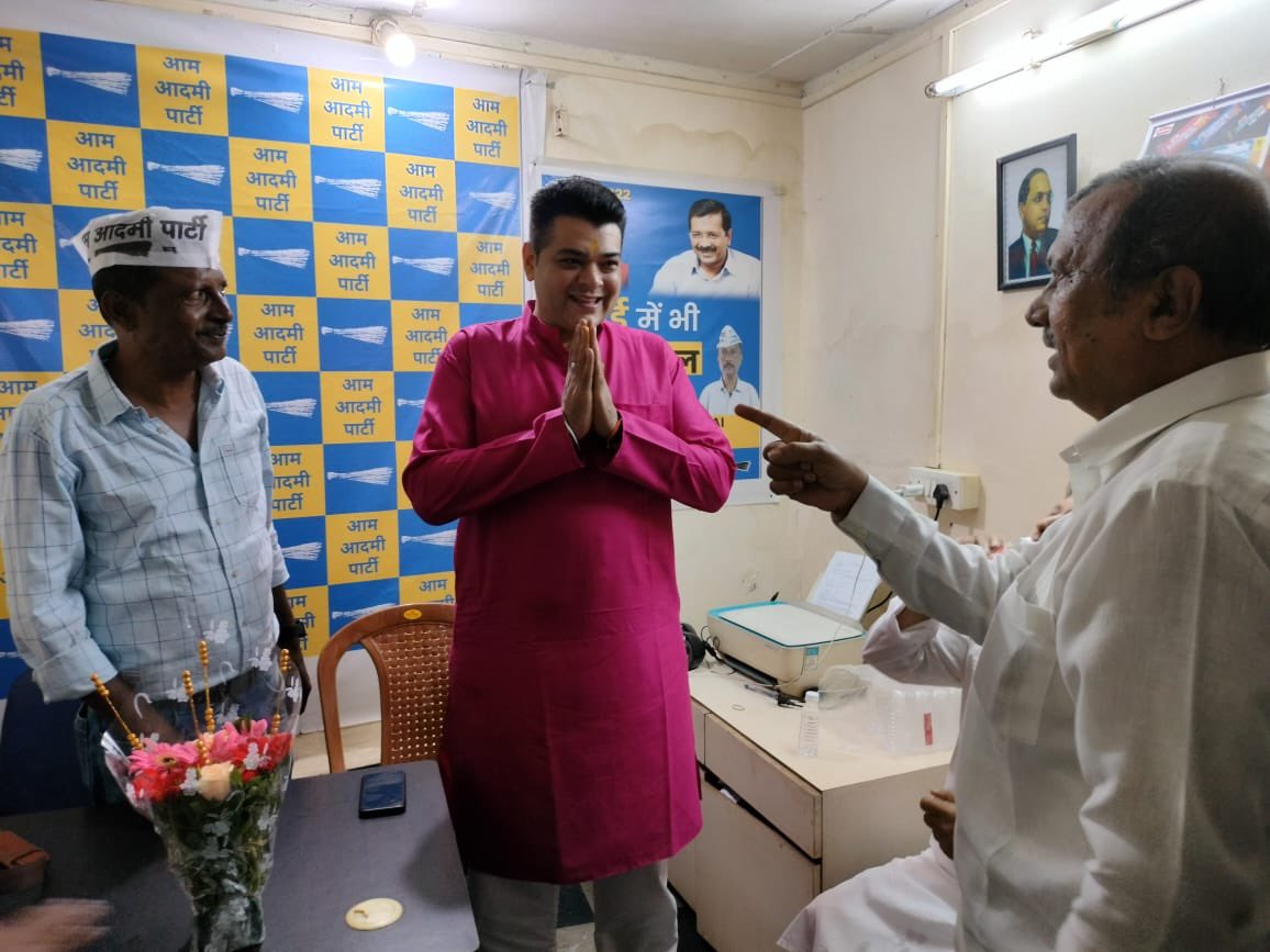 AnkushNarang_'s tweet photo. आप मुंबई वार्ड नंबर 57 के अध्यक्ष Mahendra Bhosale और उनके कार्यकर्ताओं के साथ संवाद किया https://t.co/kpgMWHIFrj