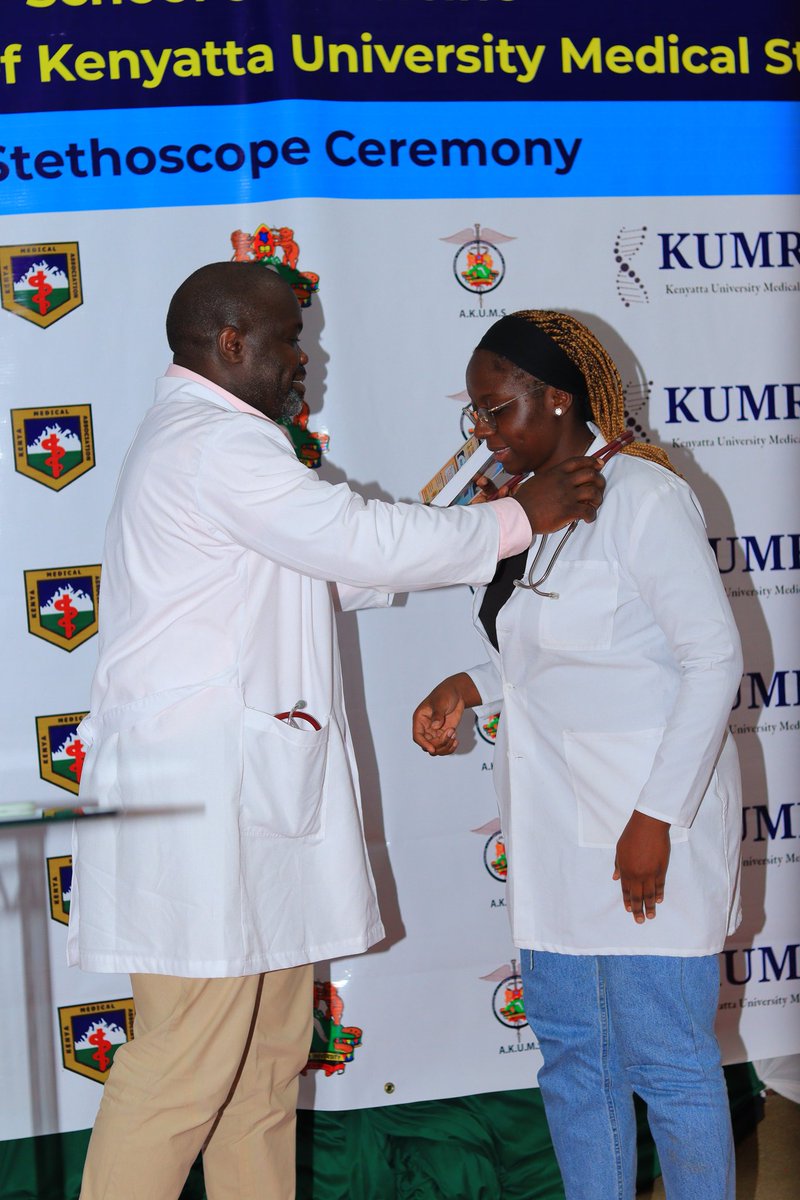 Taking the very first step of their clinical rotations guided by our mentors and individuals who have walked the same path before.
#AkumStethoscope
