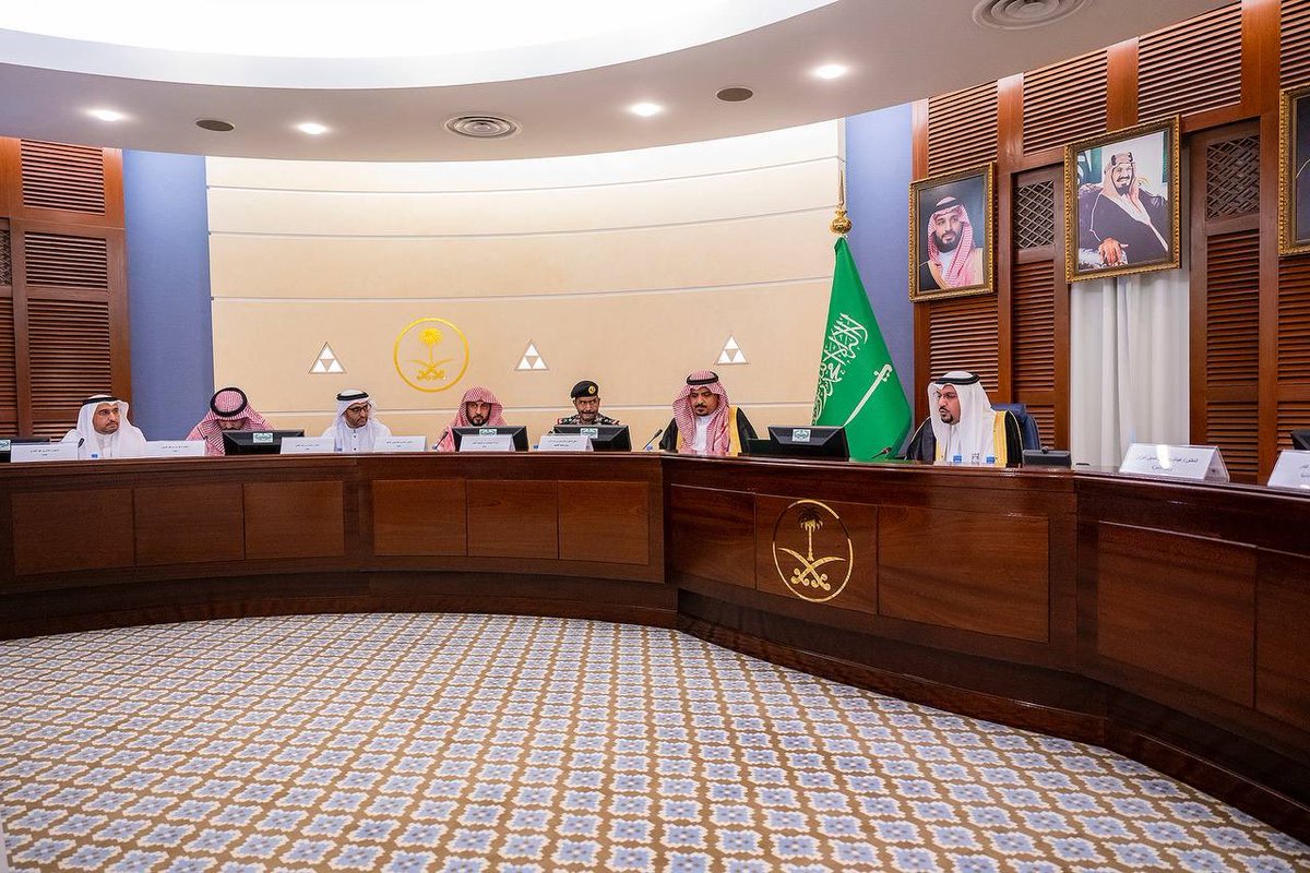 EmarahAlQassim's tweet image. أشاد سموه بما تحقق من برامج نوعيّة لمخرجات برنامج تعزيز الأمن الفكري عبر عدة مسارات أسهمت في رفع الوعي وتعزيز الحفاظ على أمن الوطن وفكر أبنائه..

سمو #أمير_القصيم يترأس اجتماعا لاستعراض الخطة المقترحة لبرنامج #تعزيز_الأمن_الفكري .