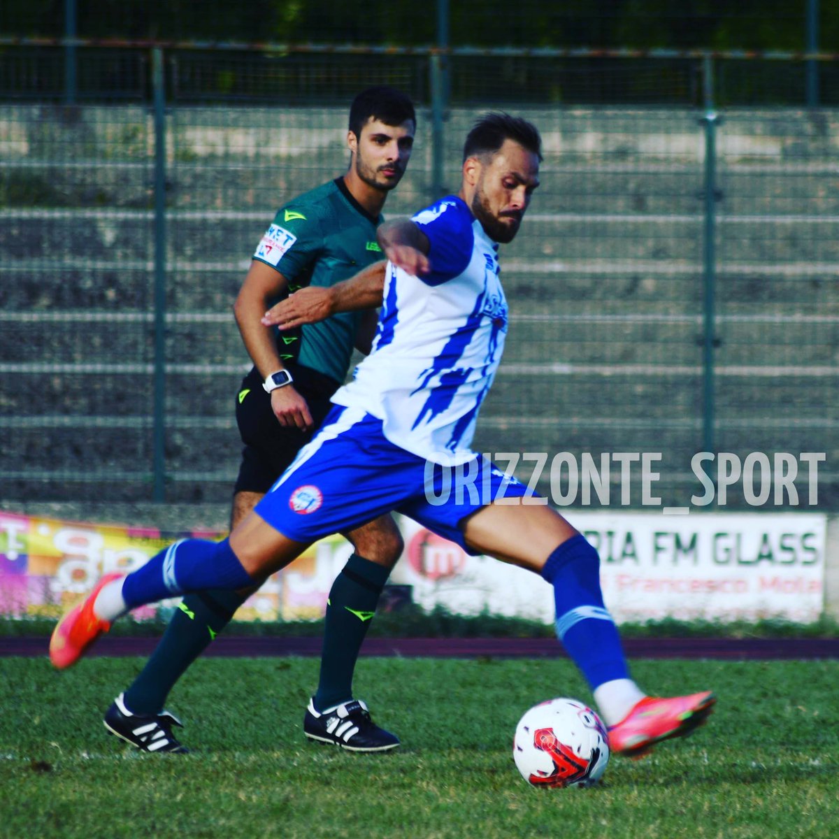 A.S.D CASSANO SYBARIS ⚽️🇮🇹
.
Con la mente puesta ya en el próximo partido, siempre positivos lo mejor esta por venir! Estamos juntos 💙🤍
.
Con le nostre menti già puntate sulla prossima partita, sempre positive, il meglio deve ancora venire!  Stiamo insieme 💙🤍