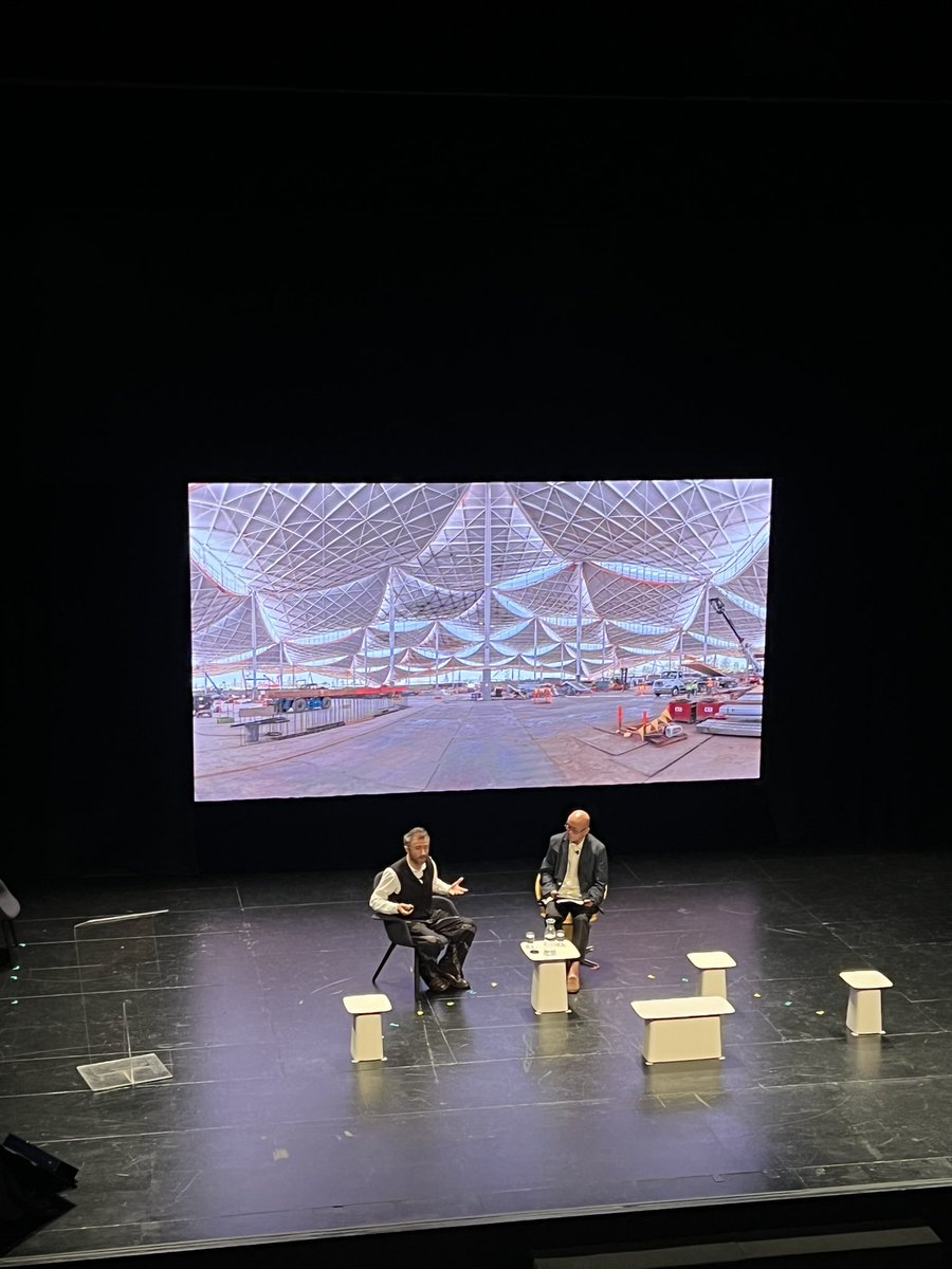 vroniranner's tweet photo. Public space needs to be peoples’ places — #thomasheatherwick #agencyforthefuture #singaporedesignweek #designfutures #tarmaktutus #inhumanearchitecture #moutainview https://t.co/eHUvyK9hQS