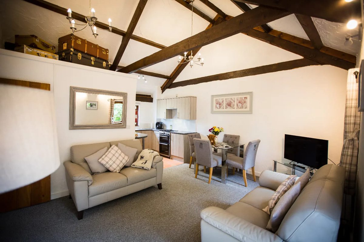 TheHolidayCots's tweet photo. Not only does Country Ways Cottages provide a stunning wedding venue but it also can be used for retreats and workshops.
๐Sleeps 1-35
https://t.co/UDUDHU1wcE
#Umberleigh #Barnstaple #Devon #HolidayCottages #Weddings #Retreats #Workshops #OffPeak #MidweekBreaks #Character https://t.co/gLq7P54r64