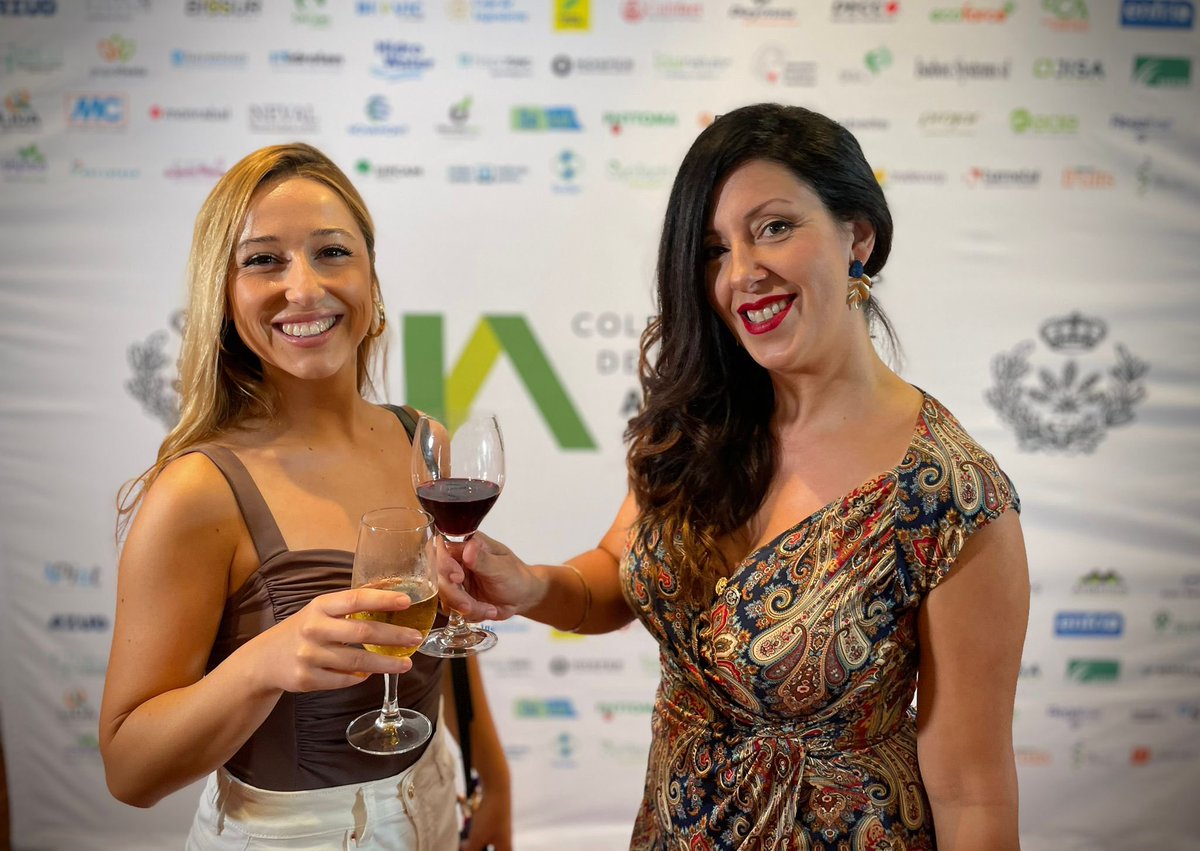 NEVALLABS's tweet photo. Hoy estamos con el @coial celebrando los #PremiosFPIA con todos nuestros compañeros #agronomos 🏆 https://t.co/5ieLLCAYQx