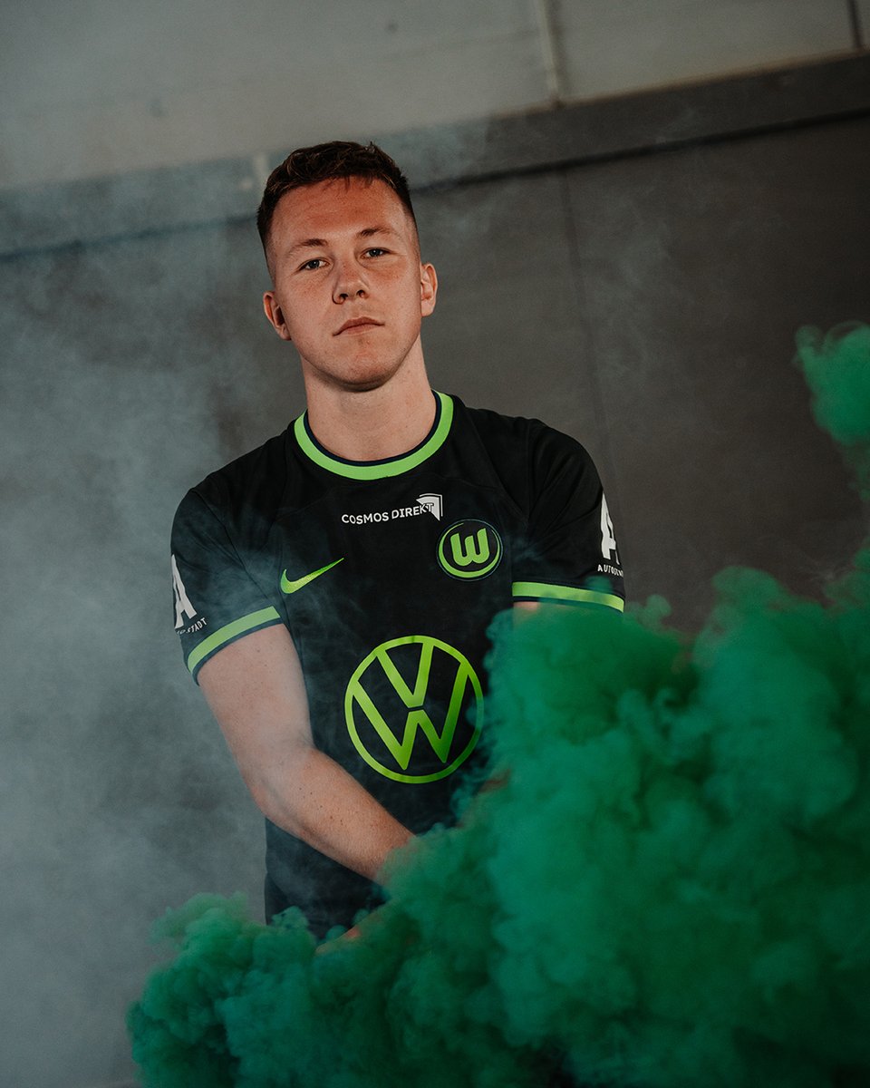 VfLeSport's tweet photo. Vertrag verlängert ✅ @pipe_crew bleiben Wölfe 🐺

Wir freuen uns, dass Basti &amp; Finn auch in der neuen Saison Teil der VfL Wolfsburg E-Sport Familie bleiben 💚 

#vflwolfsburg #vflesport #fifa23 #pipecrew https://t.co/xR8sVp4AyD