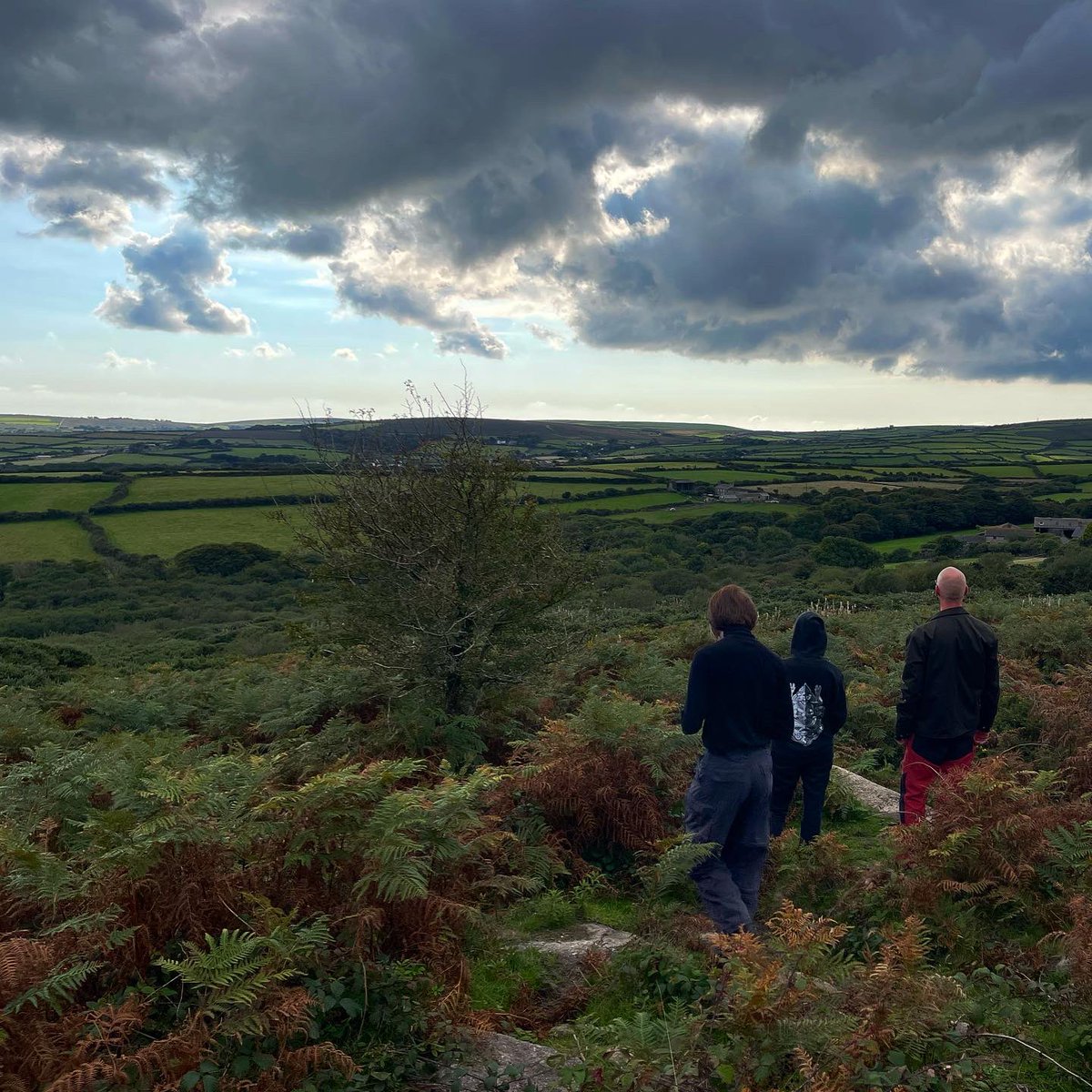 sarahmcquaid's tweet photo. Beautiful light & beautiful views yesterday from #TrengwaintoCarn near #Madron, where the 4 of us had a lovely late-afternoon #walk #familywalk β hoping to fit a few more of those in before the eldest goes back to university in just over a weekβs time! Looking forward to -> https://t.co/MXesiCSXYm