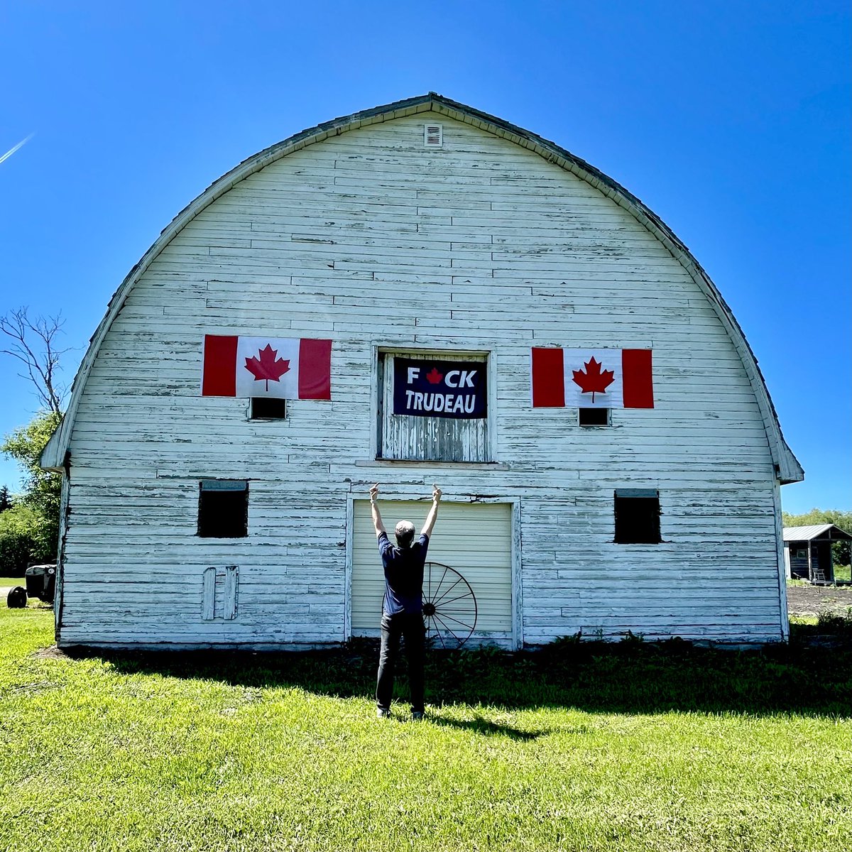 TheDirtReport's tweet photo. #TrudeauMustGo https://t.co/hV7ai3gAzW