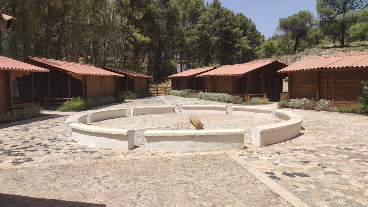andaluscamp's tweet photo. Viajes de fin de curso de multiaventura en Granada….. 
Disfruta de este divertido y alucinante viaje de fin de curso, con actividades náuticas, visita alhambra, parque de las ciencias, multiaventura, juegos populares  y divertidas veladas nocturnas….
Monitores acompañantes https://t.co/jtEuVRz7AQ
