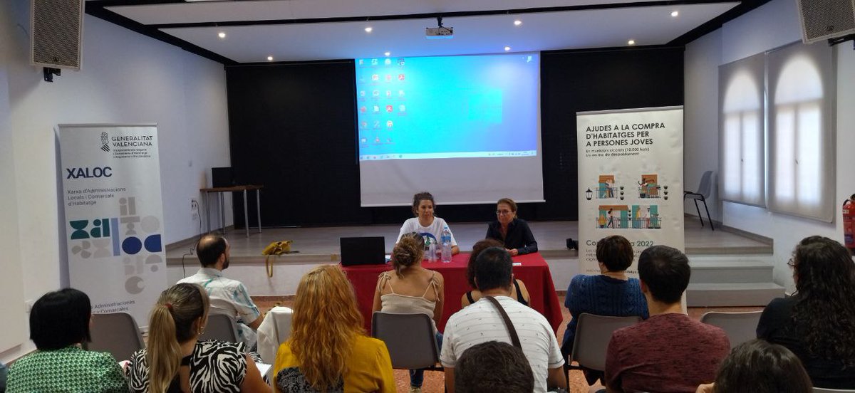 GVAvicepres2n's tweet photo. 🔴 Pura Peris, Marc Aparisi y Blanca Jiménez han explicado los programas para jóvenes de la @GVAvicepres2n en el encuentro Proyecto Vivienda Joven impulsado por la #OficinaXaloc de la Mancomunidad de la Canal de Navarrés. Gracias a la alcaldesa de Bolbaite por su colaboración. https://t.co/FtdX01dRww