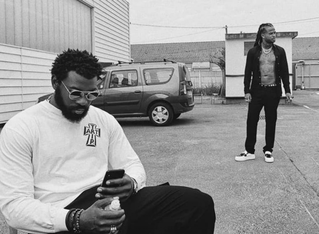 DamsoFanClubVie's tweet photo. Le nouveau feat de Damso et Kalash sort donc ce vendredi, c'est la fête https://t.co/Gfrmp0kDIr