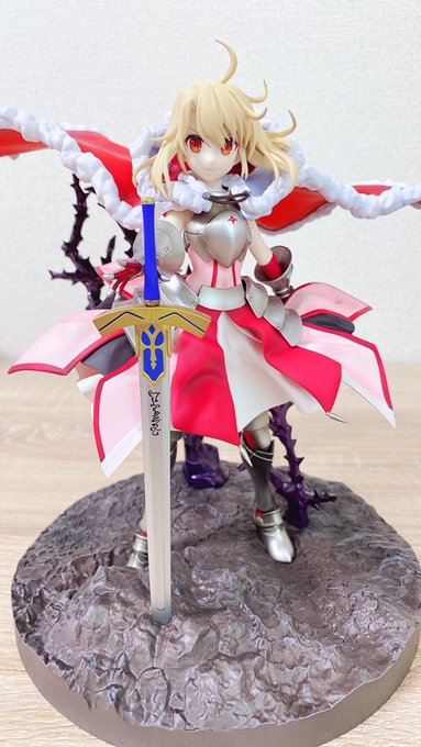 そういえばセイバーイリヤちゃんのフィギュアが届いてたんですよ!!!!
初めてこういうクオリティのフィギュア買ったんですけどやばいですね…マジでハマる人の気持ちがわかる…( ;∀;) 