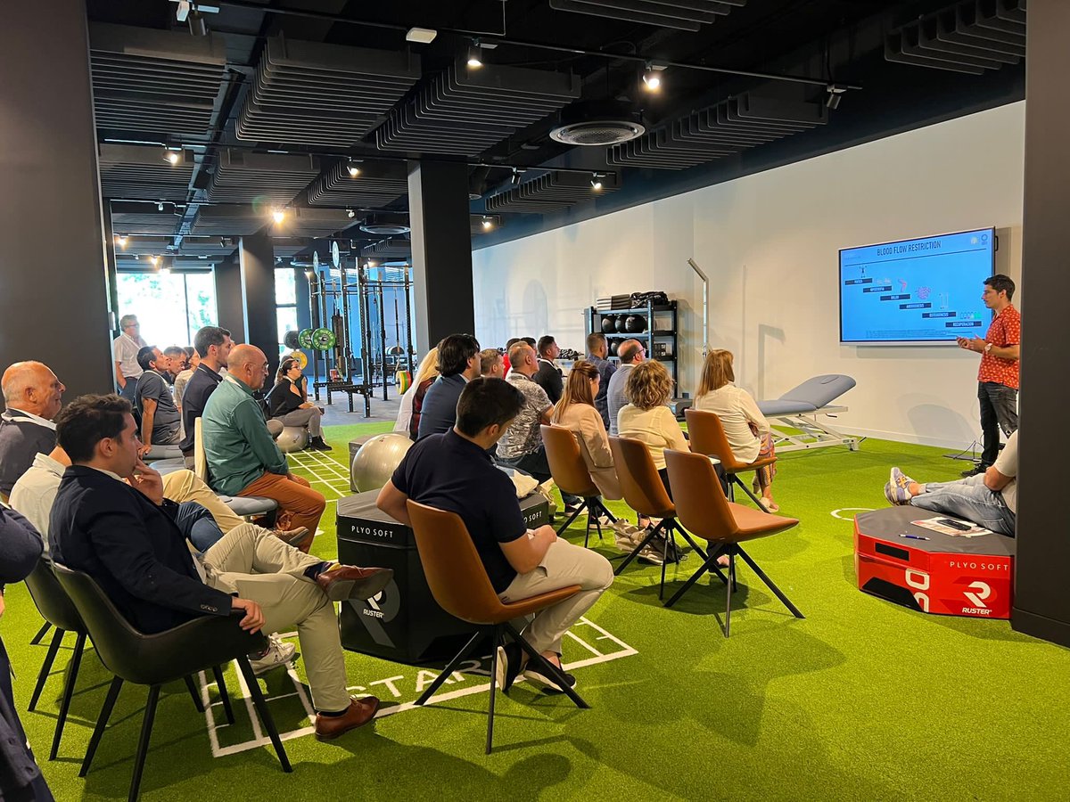 Gran experiencia en el congreso de <a href="/AEMEF_/">AEMEF</a> organizado por <a href="/anadtcomba/">Dra.De La Torre</a> en las instalaciones de <a href="/optimo_sport/">Optimo Sport & Science</a> hablando sobre el Blood Flow Restriction en el proceso de recuperación/readaptación de una lesión! 🤯🧠