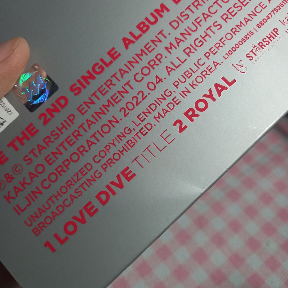 ryuuhaulz's tweet photo. Hii @pochiamomo_ ^^ wony ld ktown set arrived today! Sparks saur much omggg tysm for the smooth transaction ^^ tho im a bit upset that the album had a lot of dents and dirt TT  but still, thank you so much for the freebies! Til next time <3 
#ryusmails #pochiafeedbacks https://t.co/MXgYEvYHMn