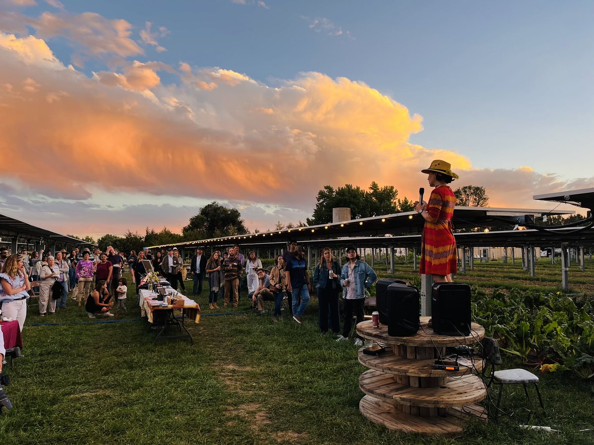 Solar meet farm ☀️🍅 
Saturday night at <a href="/JacksSolar/">Jack's Solar Garden</a> showcasing how renewable energy and sustainable agriculture go hand in hand 
@NREL <a href="/sproutcityfarms/">Sprout City Farms</a> <a href="/hystorenergy/">@HyStorEnergy</a>