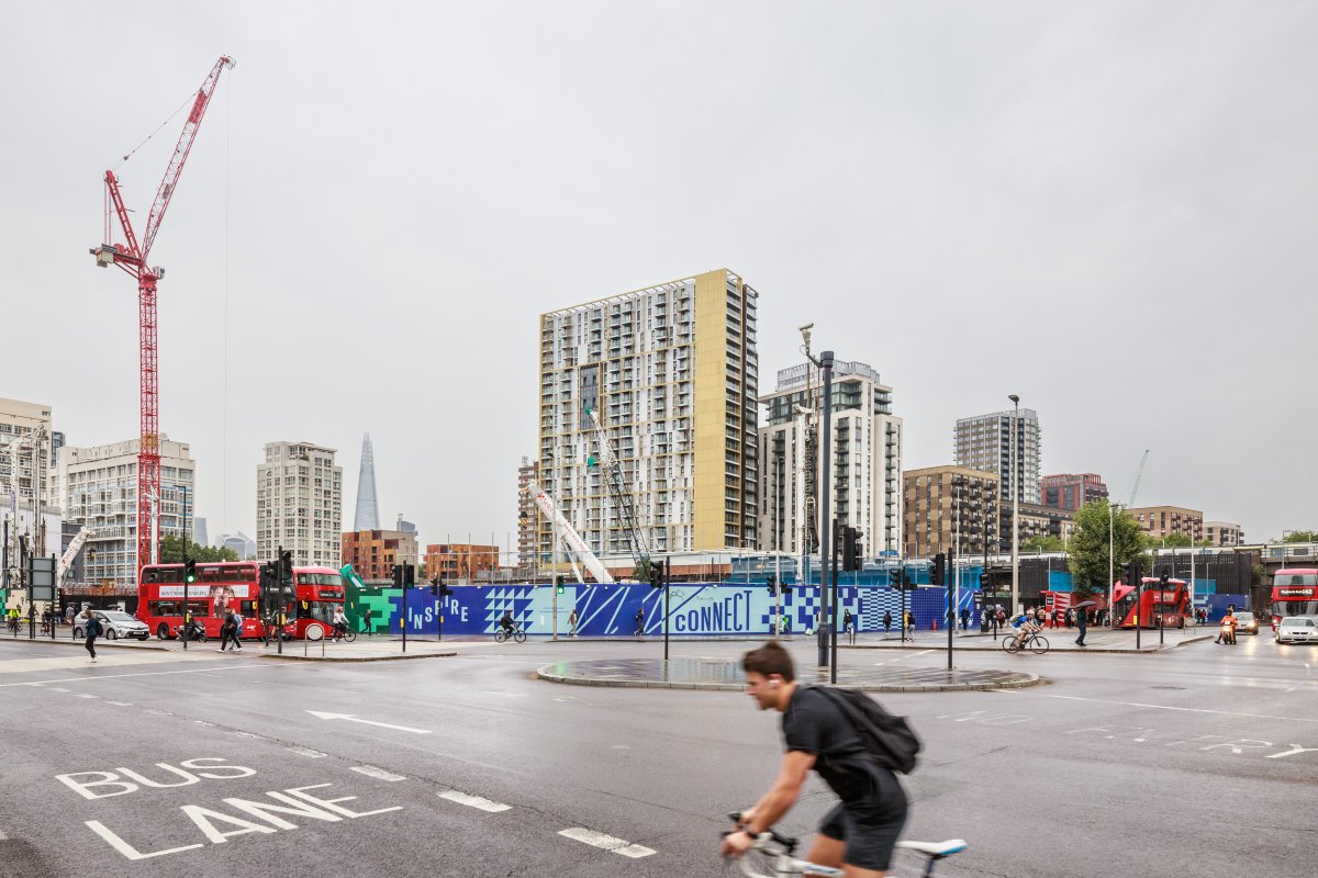 My latest work for <a href="/nytimes/">The New York Times</a> :
A hot topic about how large-scale infill developments may help to fight climate change, illustrated at London's Elephant and Castle.
Story by Peter Wilson.
Pics © Jérémie Souteyrat
nytimes.com/2022/09/19/cli…