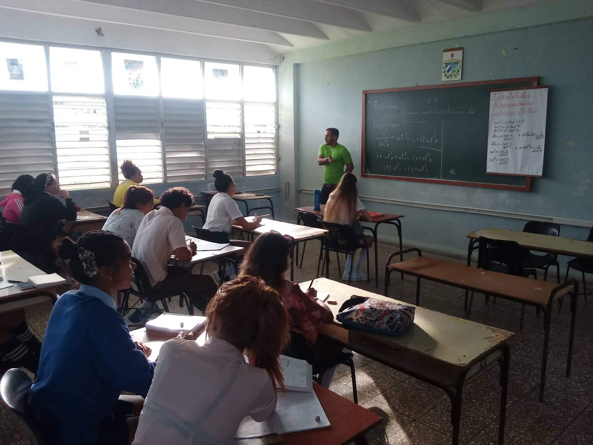 ipicarlosmarx's tweet photo. 🧑🏫Listos para retomar el proceso docente educativo en el @ipicarlosmarx. #ipicm #cubaeduca #MatancerosEnVictoria @EMatancera https://t.co/XveQvTgz9X