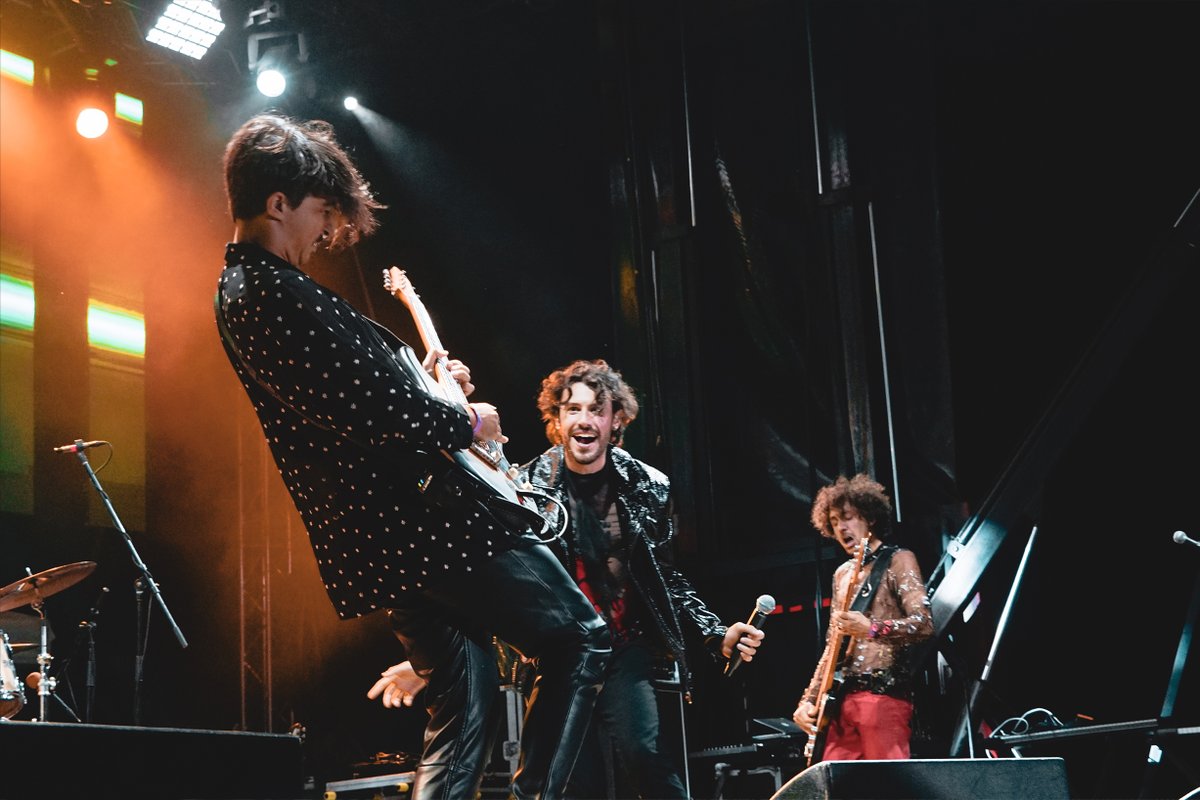 PiquedJacks's tweet photo. #Multitasking for a lovely #multitude. ✍️ Also, if you like signed stuff, head over to our @musicglue #store and treat yourself with some goodies: https://t.co/8lK6uMhzA4. #livingrocktuzla #merchstore https://t.co/ouCvb27AXH