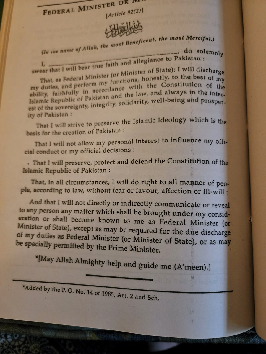 ImranKhanPTI's tweet photo. Crime Minister discussing appt of COAS &amp; any other state matter with convict Nawaz Sharif &amp; Ministers declaring they will appt COAS after consulting Nawaz Sharif are all in contravention not only of the Official Secrets Act (section 5:1) but also of their oaths of office. https://t.co/bYH5ca971j