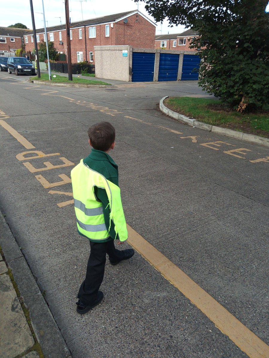BellfieldPS's tweet photo. Class 3 taking part in pedestrian skills today #FirstStepSports #Modeshiftstar https://t.co/UHvMnADuO9