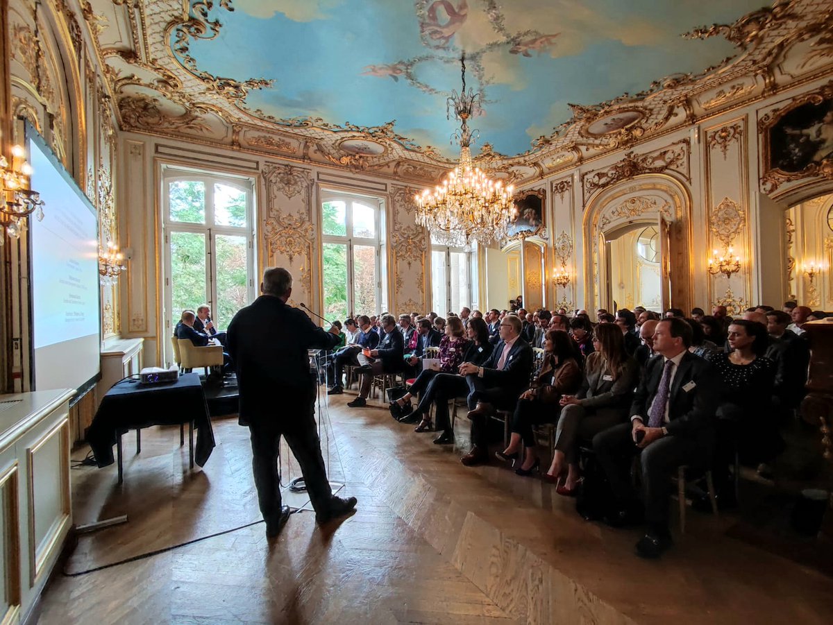 ClubFrance_Immo's tweet photo. #LOGIDAY #endirect : Table ronde n°1 animée par Philippe Le Trung, Views+S Consulting en présence de Stéphane Guéroult, Directeur Asset Management Logistique, STAM Europe Ludovic Bernini, Fund manager - Logitis, AEW et Emmanuel Quentin, Directeur des transactions France, Logicor https://t.co/s3d7OtKwOP