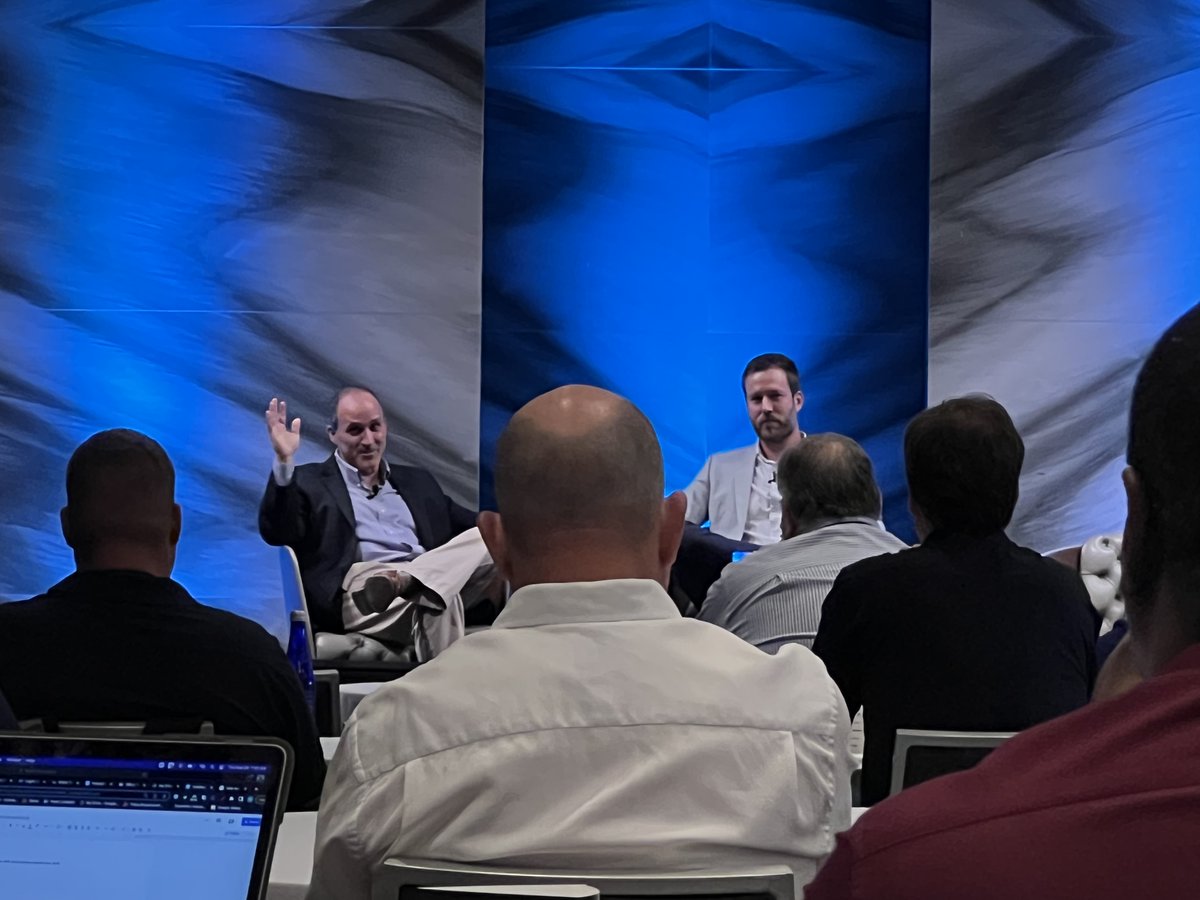 Alyssa Fox tweet media