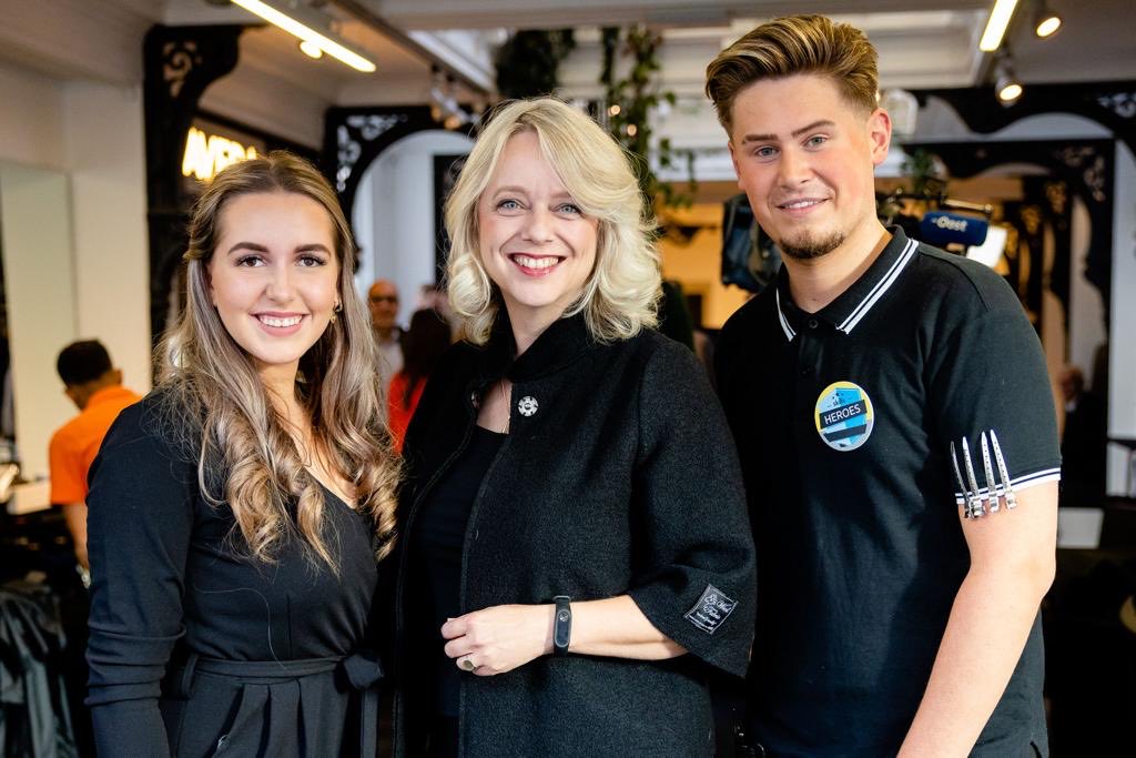 Agnes Mulder (@agnesmuldercda) on Twitter photo Vanmorgen hebben Anouk Mans en Jesse Dekkers mijn make-up en haar gedaan vanwege #Prinsjesdag2022 Wat een klasse van deze MBO vakmensen! #ditisMBO #skillsheroes <a href="/WorldSkillsNL/">WorldSkills NL</a> Dank jullie wel 🙏 Vanmorgen hebben Anouk Mans en Jesse Dekkers mijn make-up en haar gedaan vanwege #Prinsjesdag2022 Wat een klasse van deze MBO vakmensen! #ditisMBO #skillsheroes <a href="/WorldSkillsNL/">WorldSkills NL</a> Dank jullie wel 🙏