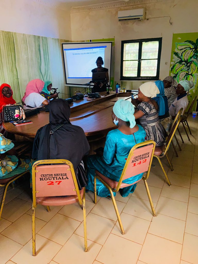 musodev's tweet photo. Hier 20 septembre 2022, la dynamique équipe de Musodev débute les activités du projet Musodev STEM Tour à Koutiala !!!!
Suivez-nous pour d’autres belles aventures 🥰!!!
#musodevstemtour
#musodev https://t.co/phK4pGAdd7