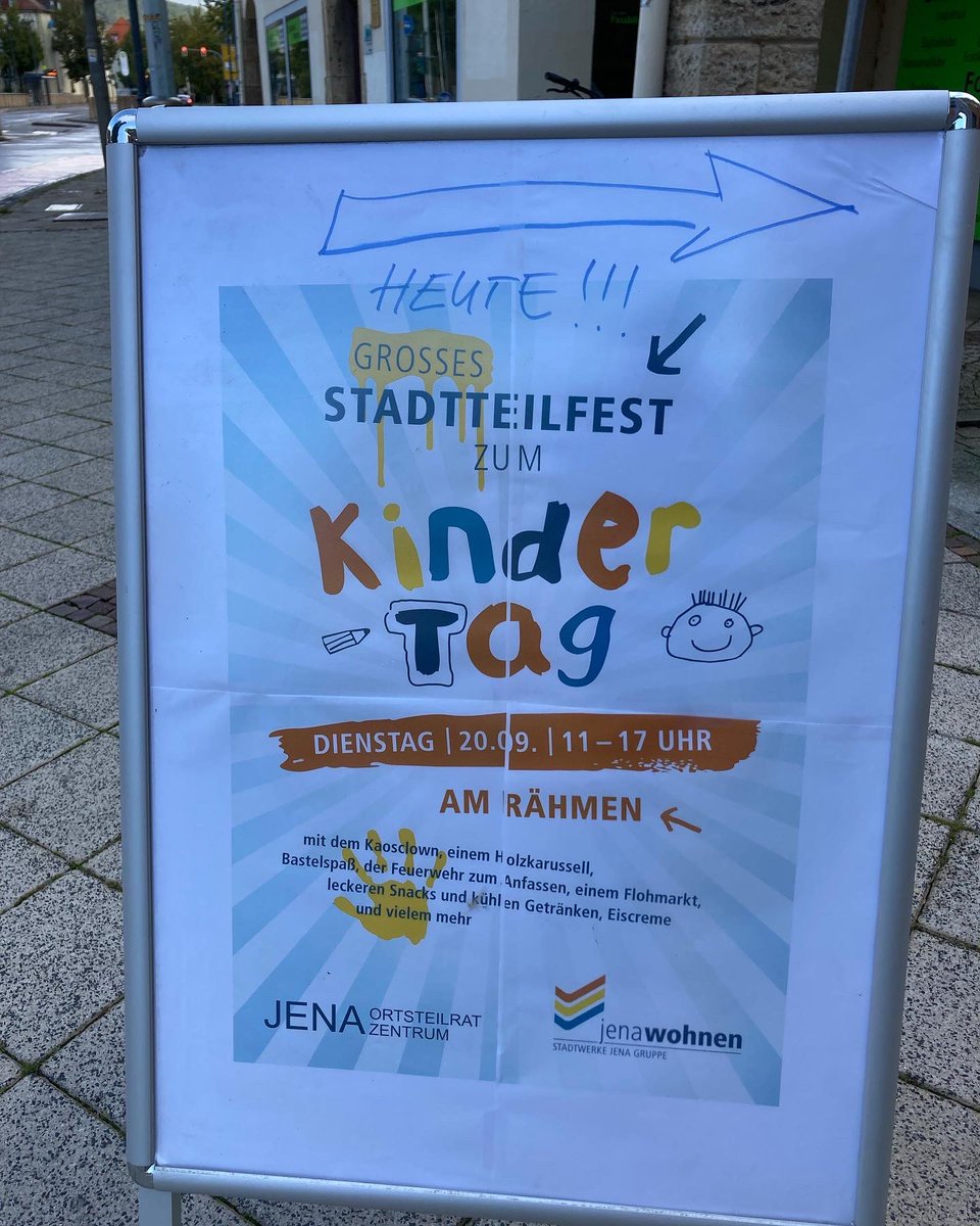 katluetz's tweet photo. #Weltkindertag gemeinsam mit dem #Ortsteilrat #Jena-Zentrum und #JenaWohnen! https://t.co/aMN7LgBws5