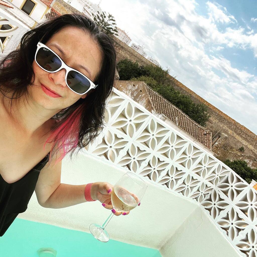 shes_crafty's tweet photo. This self-diagnosed “weather wimp” is trying not to overheat in 79 degree weather… in a mini rooftop pool with #vinhoverde and @manndras in #lagosportugal 
.
.
.
.
#rooftoppool #portugal #TheDaLees #DaLeesExpeDishin 
#funemployed #workpause https://t.co/aj27wMhrvJ https://t.co/V8HLe2LDph
