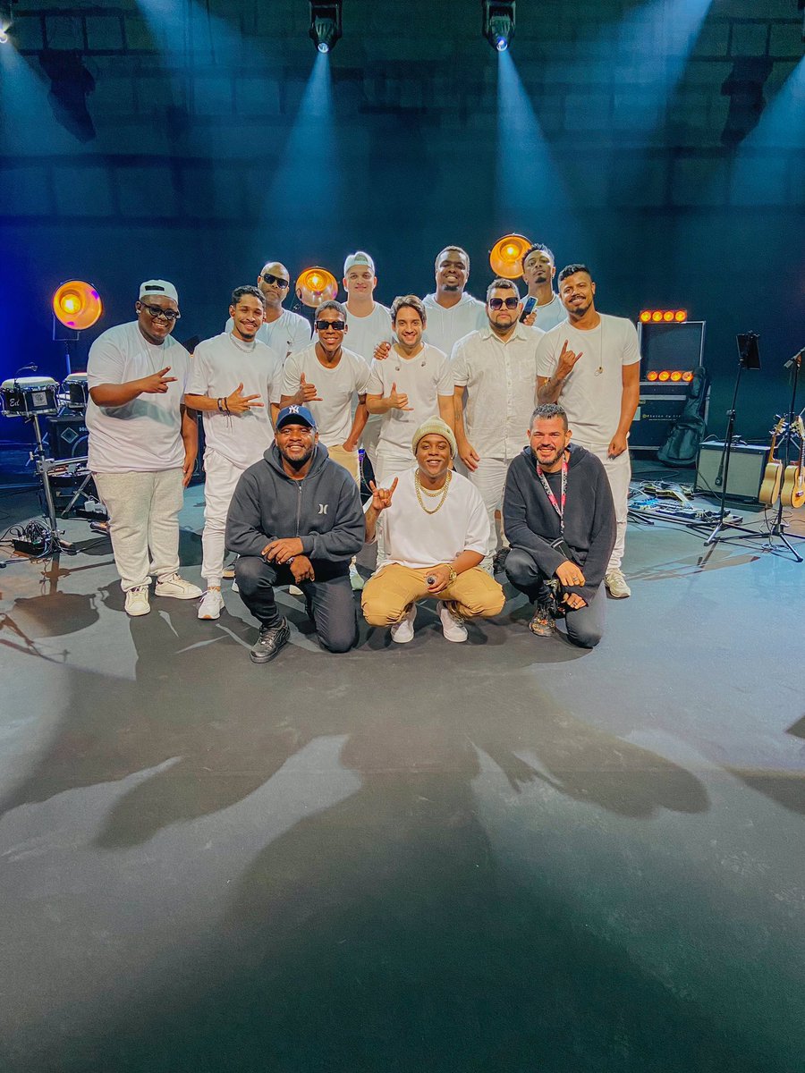 ChocotaoOficial's tweet photo. Em breve na telinha “📺”🙌🏾
@multishow / @canalbis 
Você é fenômeno, @eulukinhass e um grande artista. Obrigado pela confiança desde já, foi um prazer imenso, @nribeiro___ valeu maestro, você é brabo irmão. Só rapaziada boa!🤎👊🏾 https://t.co/Jb8gWWHZH6