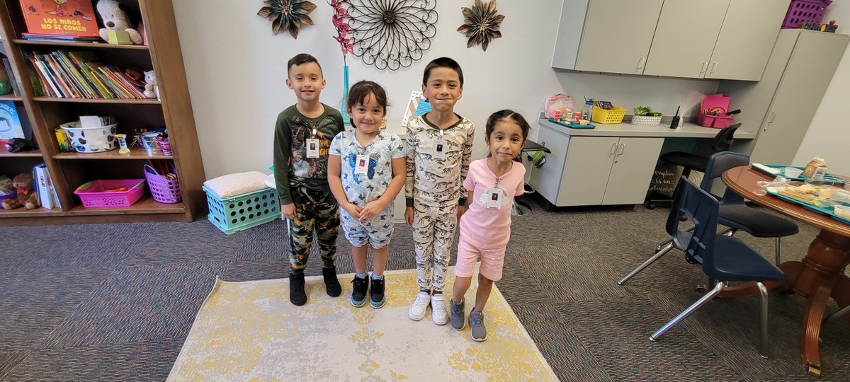 #ElliottEagels stayed in their pajamas to tackle their dreams! #IISDcollegeweek