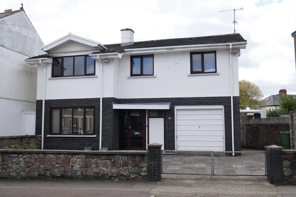 mansellsprop's tweet photo. FOR SALE: 4 Bed Detached Housein Tyn y Pwll Road,  Whitchurch, £595,000 https://t.co/hdgIyUXYUF https://t.co/pzE4lHwGxf