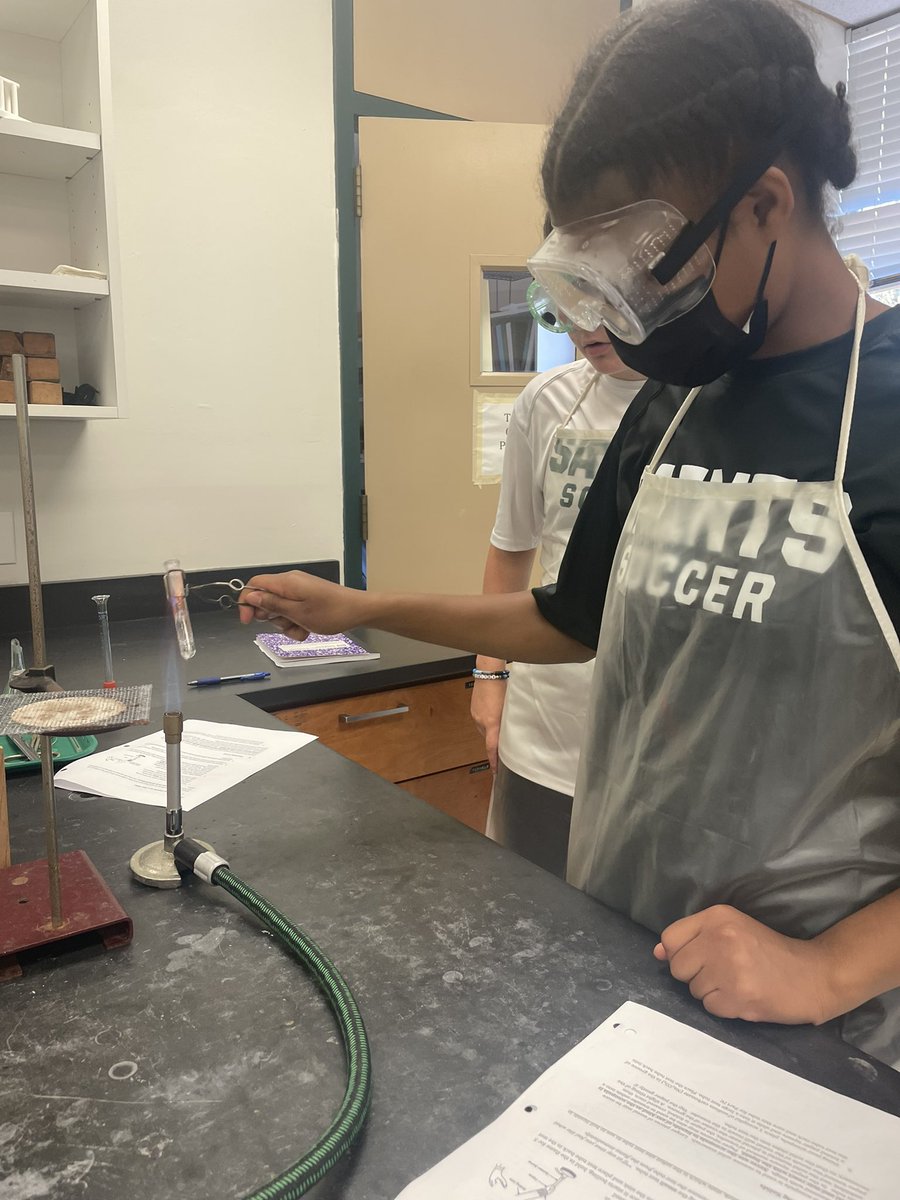 MsFusinaChem's tweet photo. First lab successfully complete!π©πΎβπ¬π§πΌβπ¬ Hon Chem students learned about different lab techniques as they observed both physical and chemical changes @SSSASsaints #ChemEd #SaintsLearn #SaintsScience #ITeachChem https://t.co/pHBzPopumP