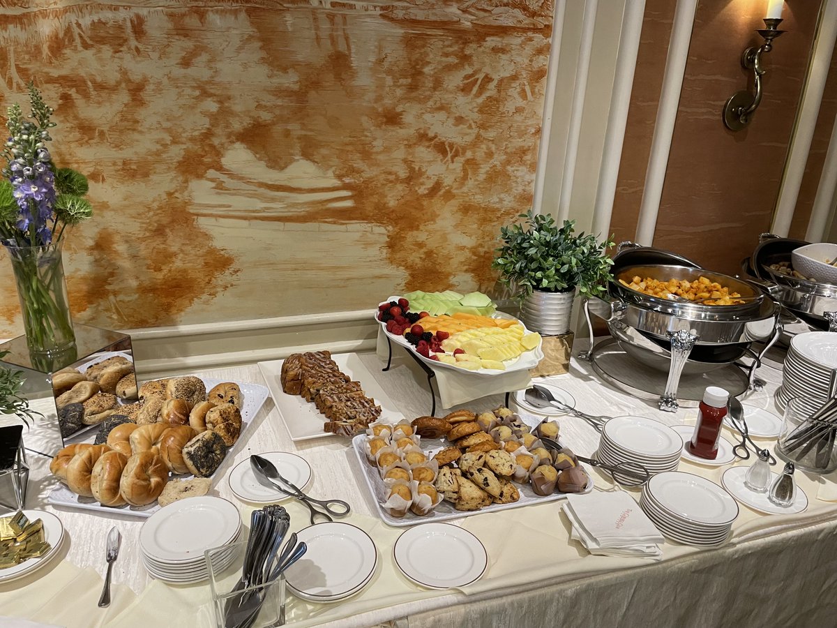 achievenext's tweet photo. A capacity crowd of CFOs gathered with Nick Araco JR in NYC this morning to discuss #AnnualBudgeting, #SalesForecasting and much more. Next stop in the series of Breakfast Roundtables is Denver. Grab your spot now! https://t.co/GT9iYD9A2S https://t.co/sp6LIDTSy6