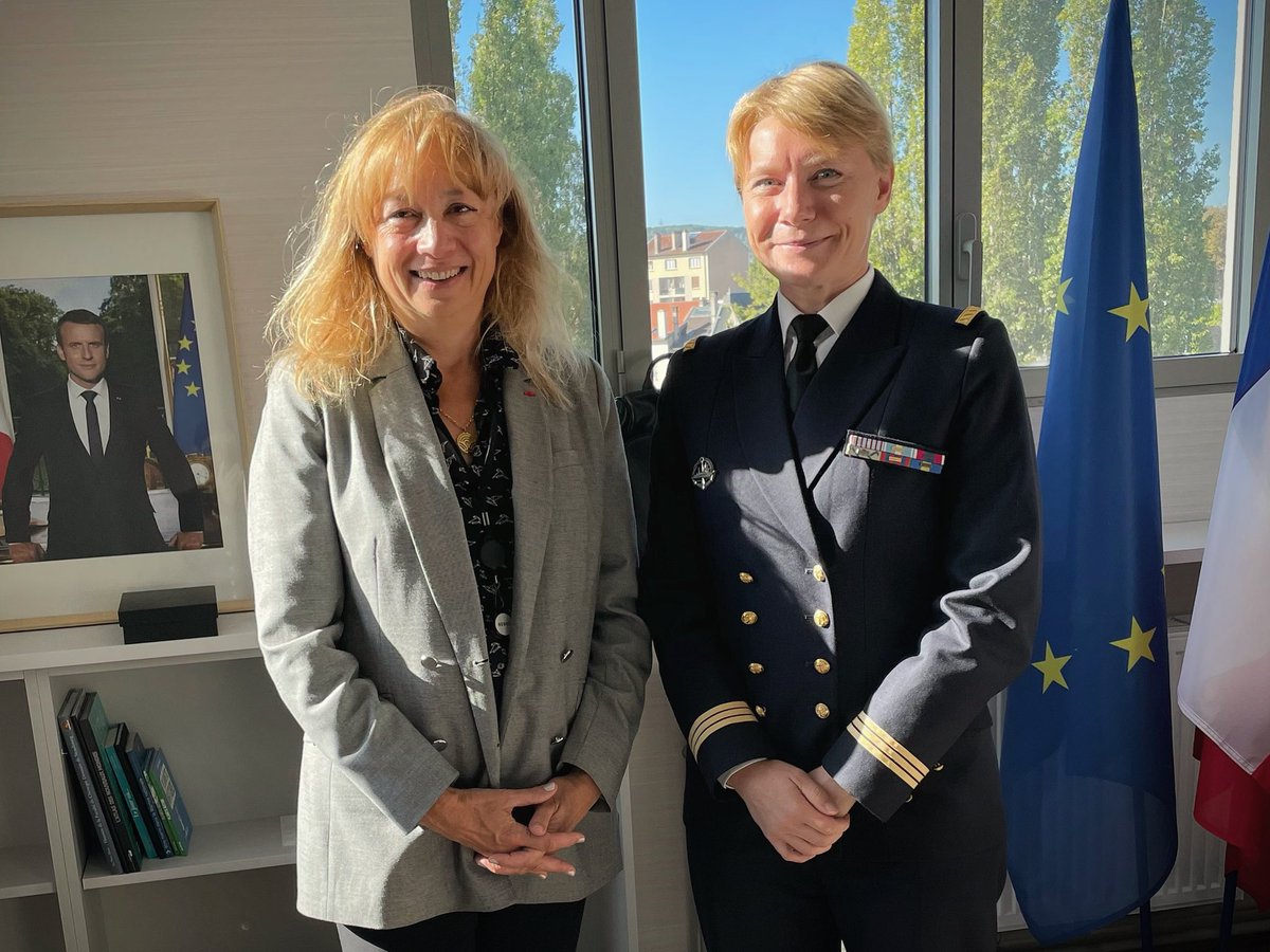 MarineGrandEst's tweet photo. Rencontre avec @vperdSU, rectrice déléguée de la @RA_GrandEst pour l’@sup_recherche et @DimitriSydor #CSAIO, de riches échanges pour poursuivre &amp; intensifier nos actions communes. Hâte de partager d’autres moments pour offrir aux jeunes 👩🏻‍🎓 &amp; 👨🏽‍🎓 de nouvelles 💡 d’orientation pro. https://t.co/3979Qcm48x