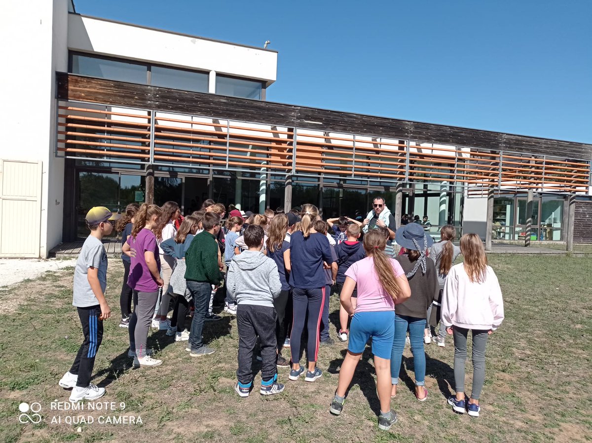 13h00 : Nos élèves de sixièmes sont bien arrivés à la Martière, les activités vont pouvoir démarrer.
<a href="/triouzoune/">Collège de la Triouzoune</a>  <a href="/DSDEN19/">DSDEN de la Corrèze</a> <a href="/aclimoges/">Académie de Limoges</a>